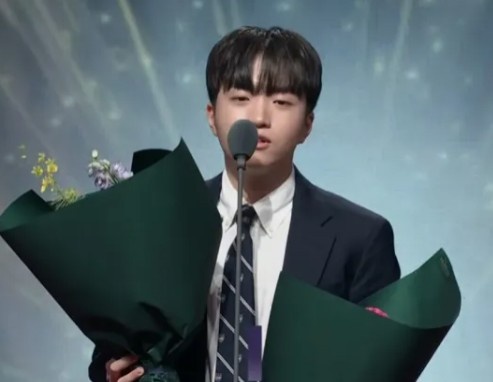 Keria：Guma很出色，感觉明年我们会多次在高处相遇